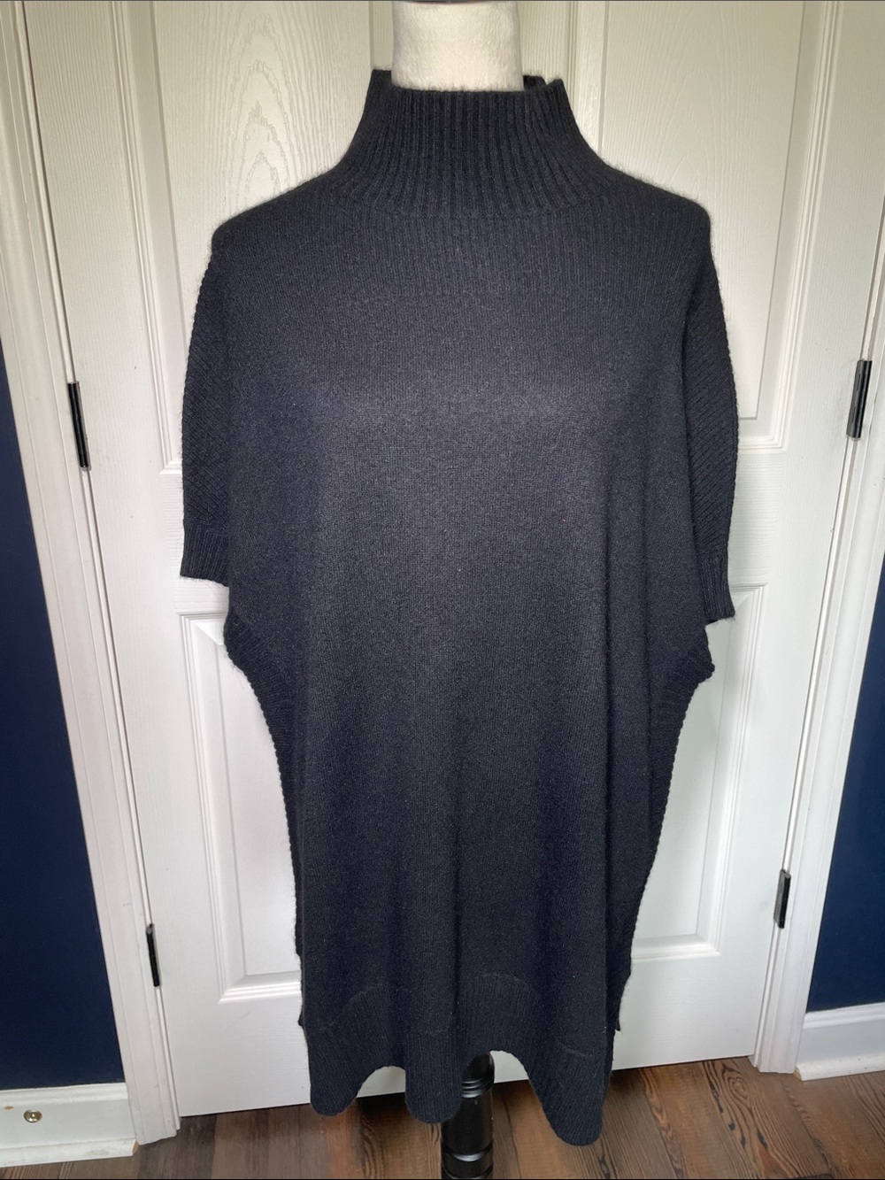 NWOT Isaac Mizrahi Black Cashmere Mock Neck Poncho Cape Sweater Short Sleeve SzS